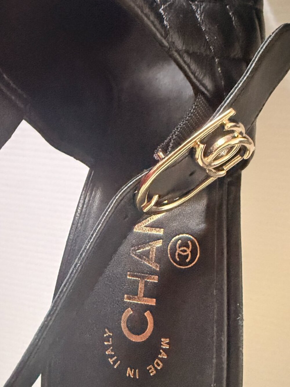 CHANEL CC LOGO QUILTED LAMBSKIN SLINGBACK BLOCK HEEL SANDALS BLACK 38 - Picture 9 of 14